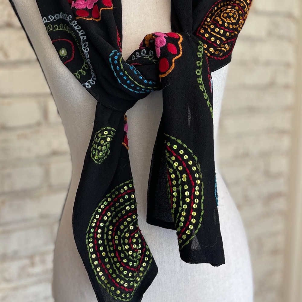 Colorful Patterned Scarf - Picture 7 of 12